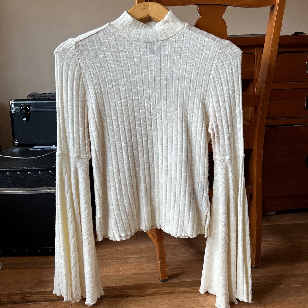 White Cowgirl Flowy Sleeved Cropped Shirt